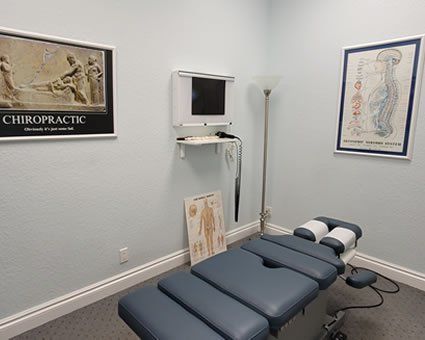 Chiropractic therapy equipment 7